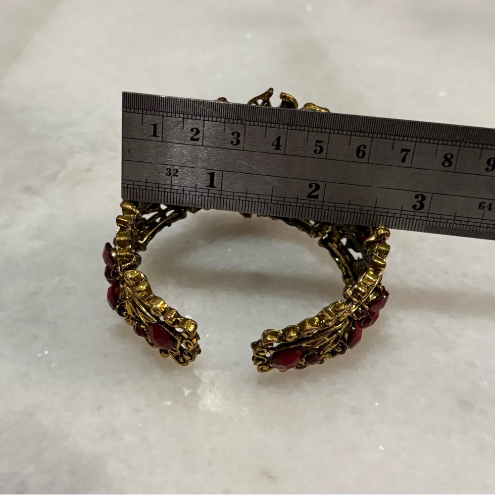 ✔️Victorian-style Red Crystal Floral Bronze Tone Flex Cuff - Picture 7 of 8